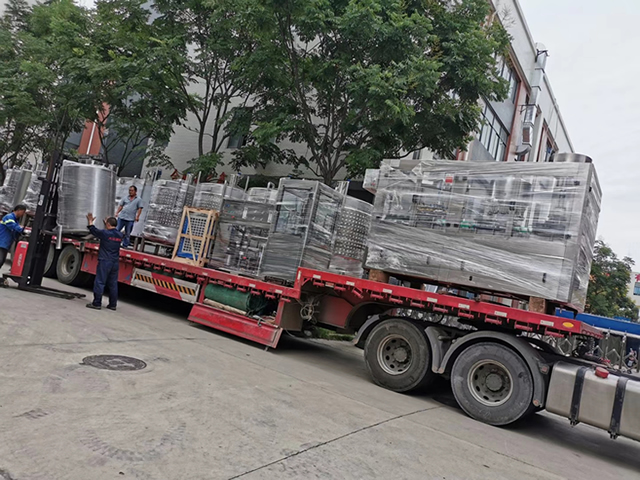 <b>藍莓酒設備無（wú）花果酒生（shēng）產線草莓酒生產設備桑（sāng）葚（shèn）</b>