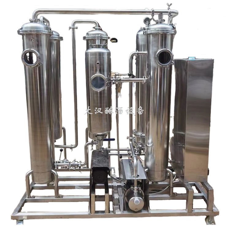 <b>白酒光波老熟淨化（huà）設備</b>